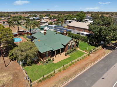 HISTORIC WYALONG LANDMARK WITH VERSATILE ADDITIONAL ACCOMMODATION