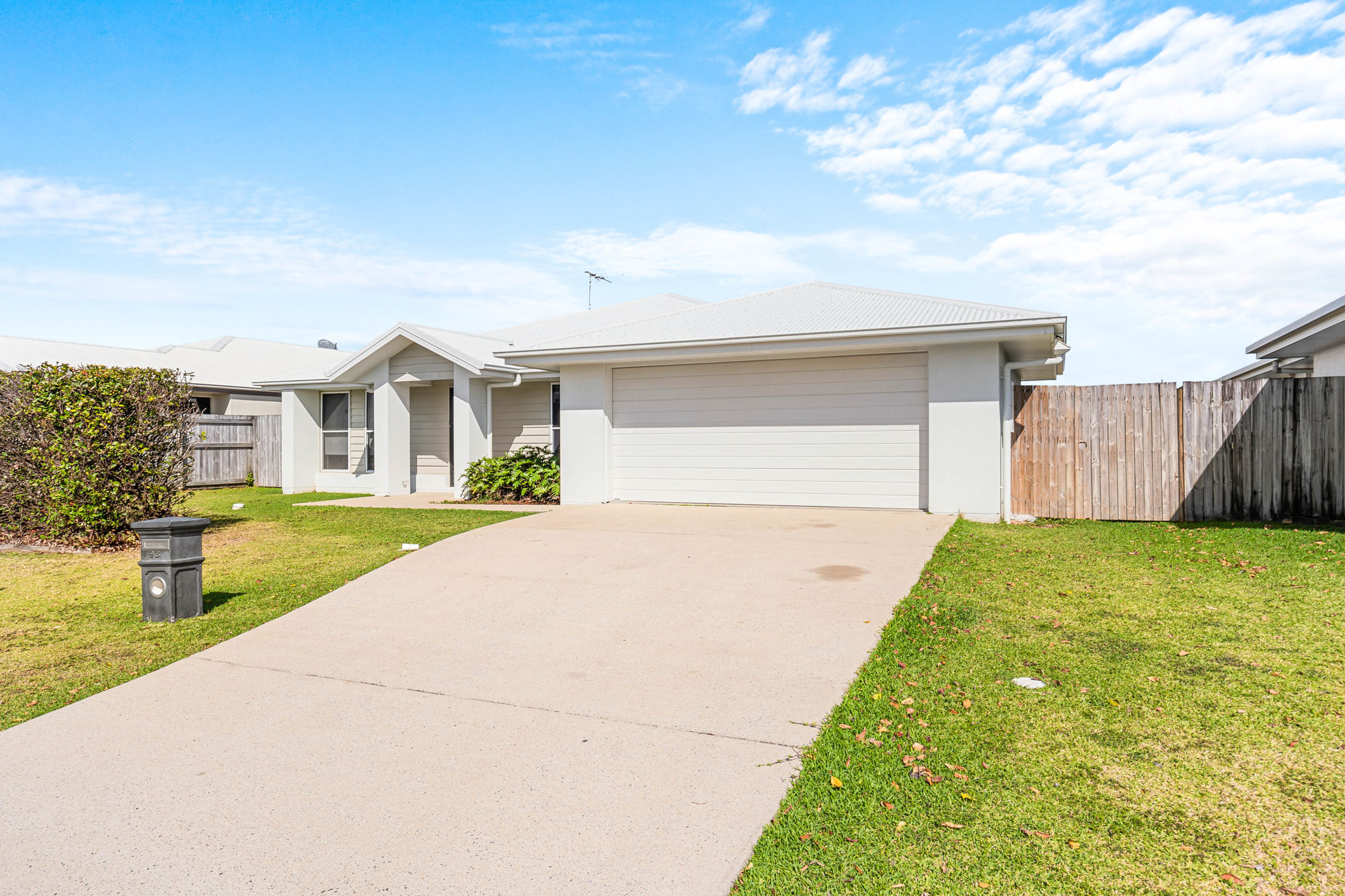GENEROUS FAMILY LIVING IN SOUGHT-AFTER BEACONSFIELD HEIGHTS