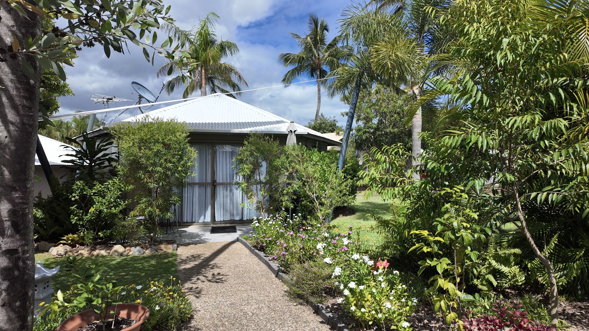 COASTAL BUNGALOW AWAITS