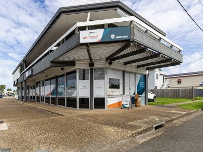 CBD FREEHOLD OFFICE WITH AMPLE ONSITE PARKING FOR SALE & LEASE