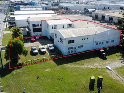 HIGH-EXPOSURE PAGET INDUSTRIAL FACILITY FOR SALE OR LEASE