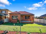 FULLY RENOVATED HOME WITH MODERN GRANNY FLAT - 512SQM BLOCK AND 14.6M FRONTAGE - OPEN TO VIEW SATURDAY 11-11.30AM