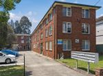 TOP FLOOR 2 BEDDER IN A POPULAR LOCATION - OPEN TO VIEW SAT 9.15AM TO 9.45AM
