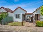 THE PERFECT STARTER  - OPEN TO VIEW THURSDAY 6 TO 6.30PM AND SATURDAY 2 TO 2.30PM