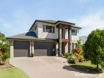 EXPANSIVE FAMILY ENTERTAINER IN PACIFIC HARBOUR