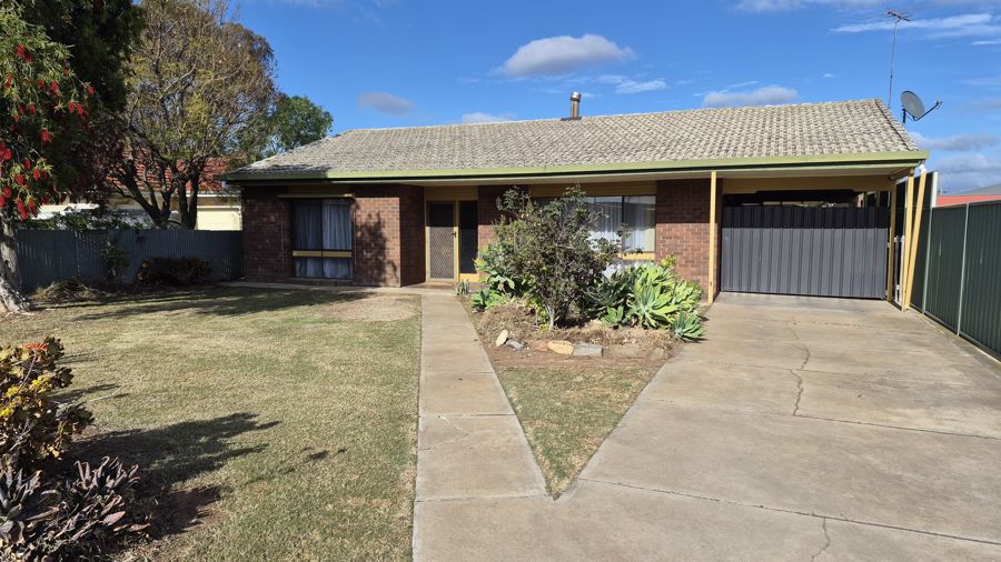 CENTRALLY LOCATED, LARGE BLOCK + SHED WITH POWER