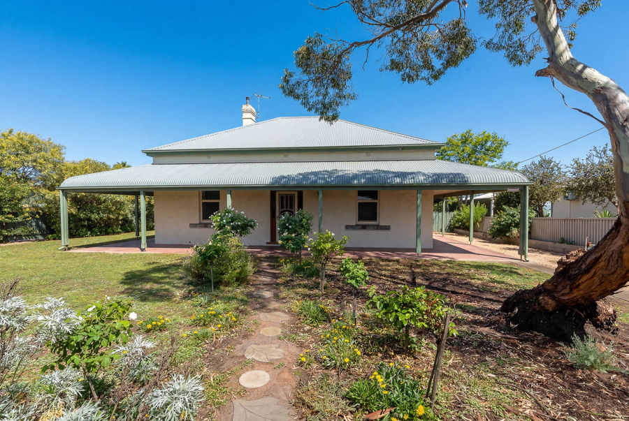 CENTRALLY LOCATED-SUBDIVISION POTENTIAL