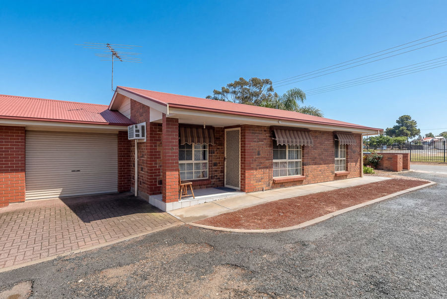 TIDY UNIT IN CENTRAL LOCALE