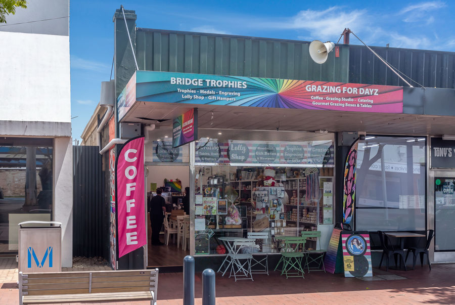 COMMERCIAL OPPORTUNITY- BLUE RIBAND LOCATION