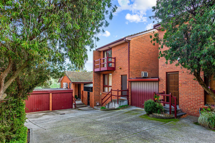 SERIOUSLY SPACIOUS, PRIME LOCATION!