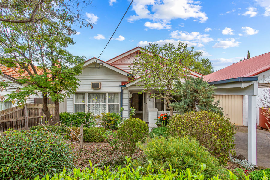 WEATHERBOARD BEAUTY IN PREMIUM POCKET!