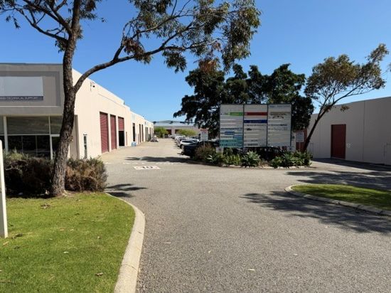 FANTASTIC QUALITY WAREHOUSE UNIT WITH EXCEPTIONAL ACCESS, TURNING SPACE & STORAGE