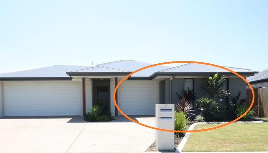 WELL-PRESENTED TWO-BEDROOM DUPLEX IN A QUIET LOCATION