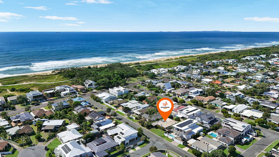 BEACHSIDE OPPORTUNITY - RENOVATE, INVEST OR REBUILD JUST 180M FROM THE SAND