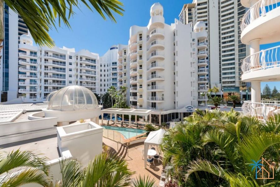 RESORT LIVING IN THE HEART OF BROADBEACH