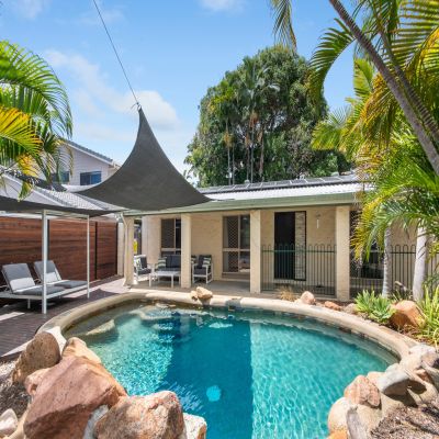 THE ULTIMATE FAMILY RETREAT!