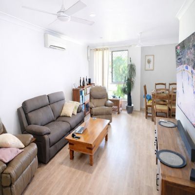 SPACIOUS FAMILY LIVING IN THE HEART OF KIRWAN