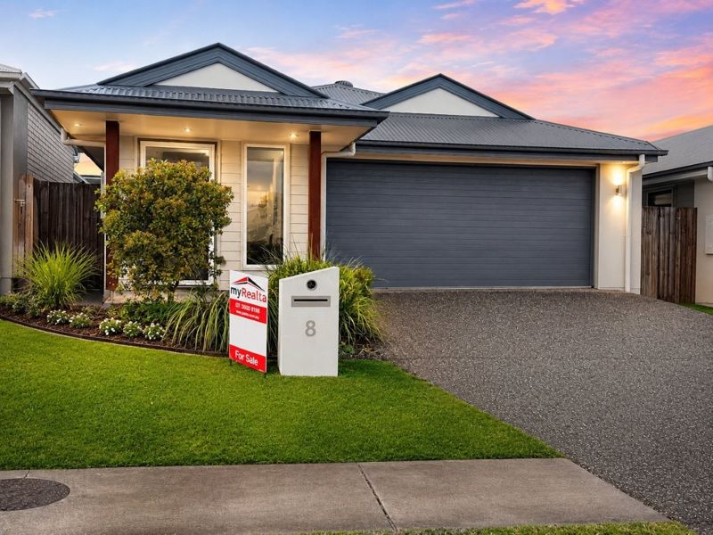 MOVE IN OR INVEST- IT IS READY TO GO!