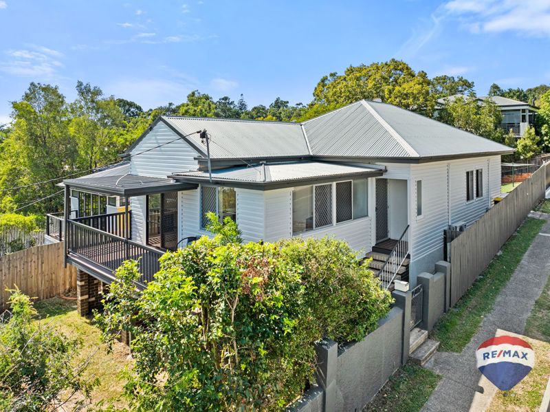 STYLISHLY RENOVATED QUEENSLANDER - YOUR DREAM HOME AWAITS AT 2 DUDLEY STREET, ANNERLEY!