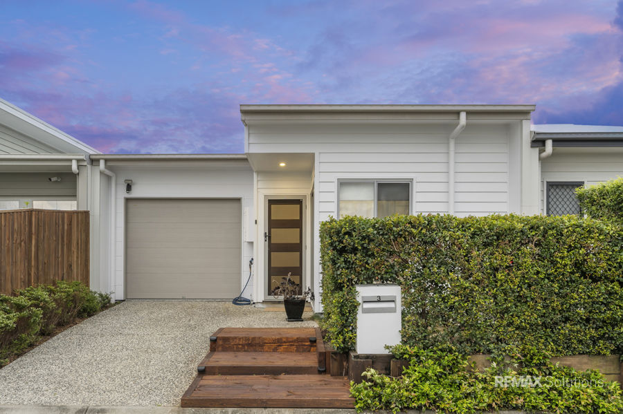 YOUR'E THE ONE THAT I WANT! FULLY RENOVATED STUNNER!