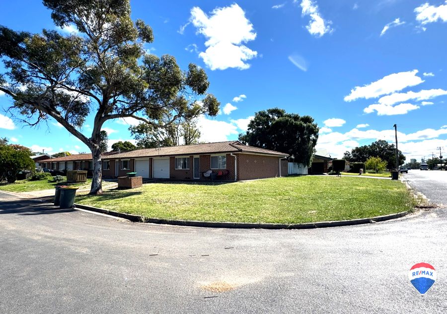 **RARE INVESTMENT OPPORTUNITY |  BLOCK OF 4 X 2-BEDROOM UNITS ON A 1377 SQUARE METRE BLOCK