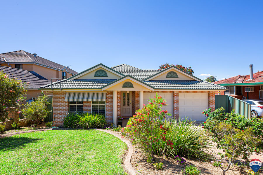 **FIRST TIME OFFERED | SPACIOUS FAMILY HOME WITH ENDLESS POTENTIAL