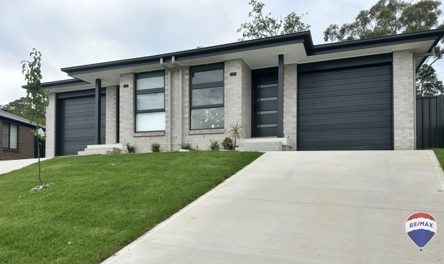 PREMIUM DUPLEX BUILD - 3BEDROOMS 2BATHROOMS 1 GARAGE + 2 BEDROOMS 2 BATHROOMS 2 LIVING AREAS 1 GARAGE