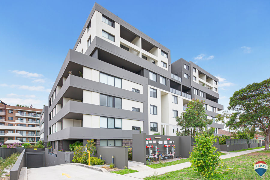 **MODERN APARTMENT LIVING IN THE HEART OF BLACKTOWN