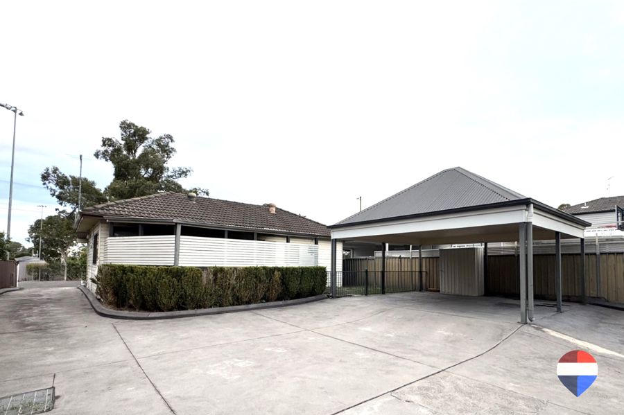 ** CHARMING FREESTANDING HOME IN CONVENIENT LOCATION