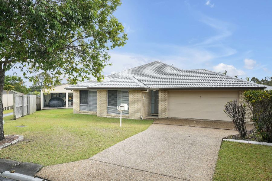 FANTASTIC FAMILY FOOR PLAN, 893M2 & SHED