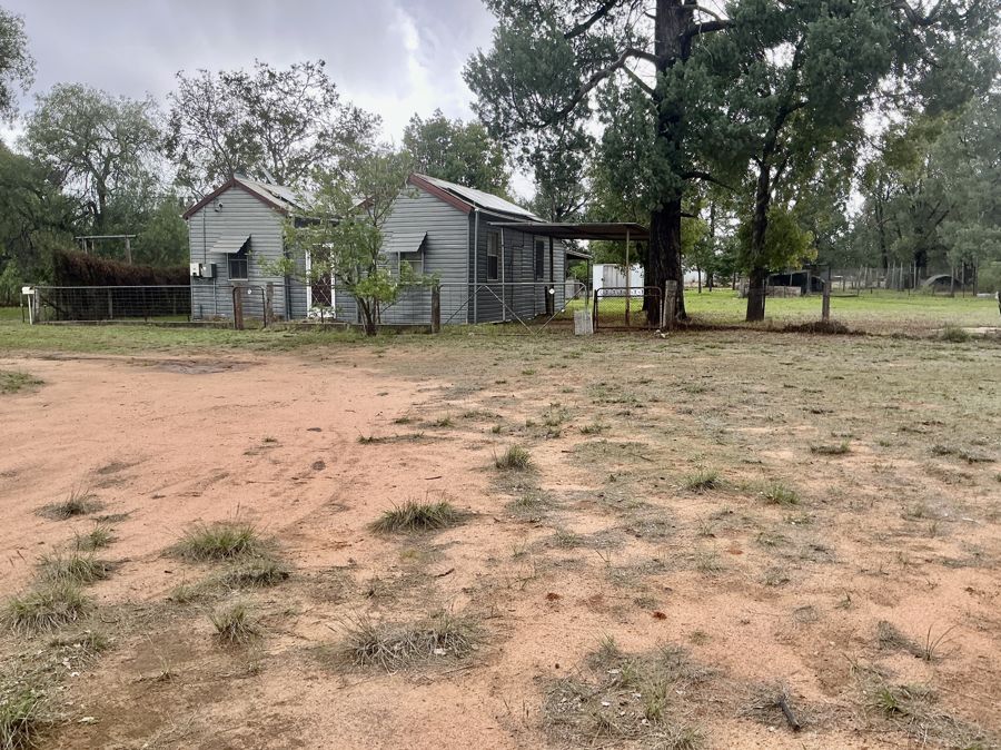 QUIET COUNTRY LIVING WITH ROOM FOR  EXPANSION