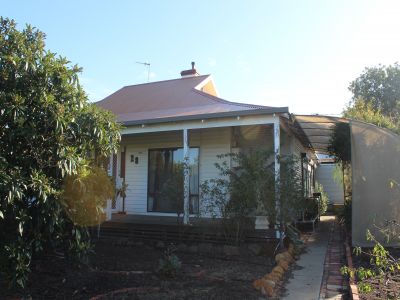 SPACIOUS FAMILY LIVING WITH EXCEPTIONAL ENTERTAINING AND SHED SPACE