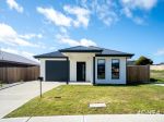 BRAND-NEW, SPACIOUS & WHEELCHAIR-FRIENDLY LIVING IN BRIGHTON