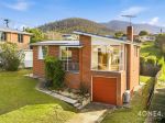 COMFORTABLE TASMANIAN LIFESTYLE