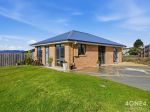 MODERN COMFORT IN GLENORCHY AWAITS YOU!