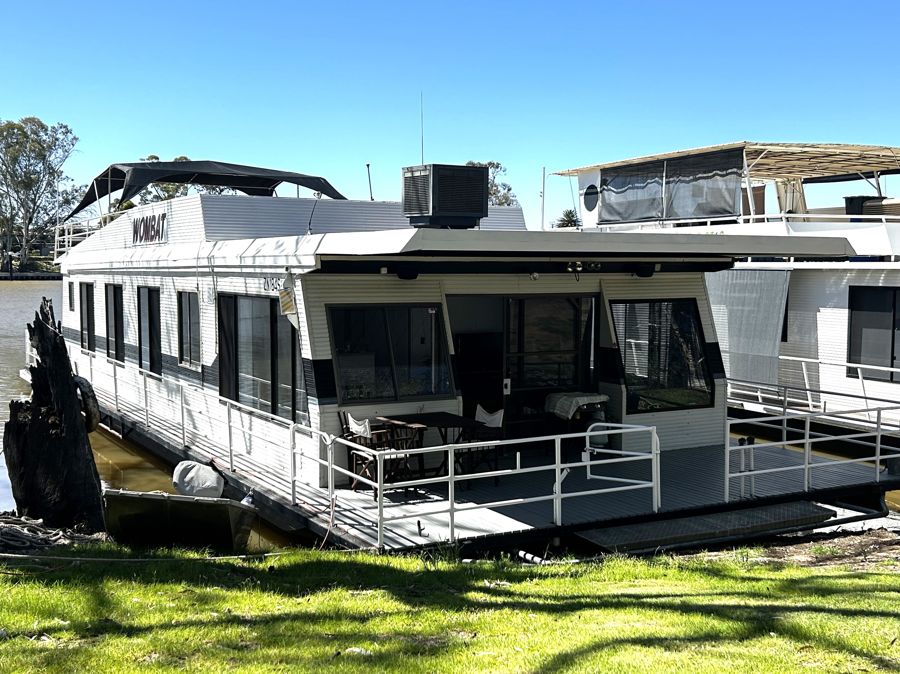 WOMBAT - 5 BEDROOMS, IDEAL FOR THE WHOLE FAMILY!
