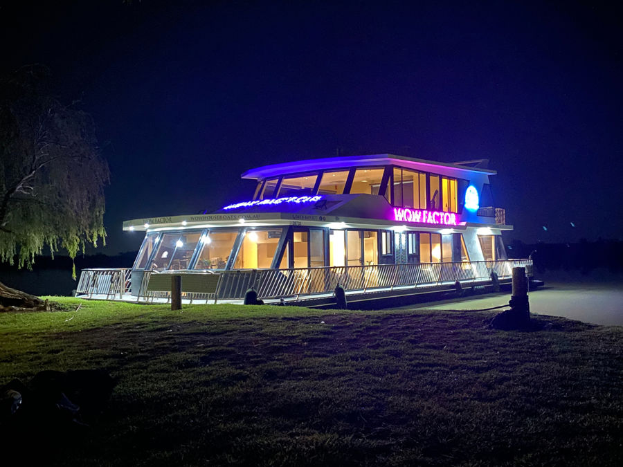 WOW FACTOR - ULTIMATE LUXURY HOUSEBOAT