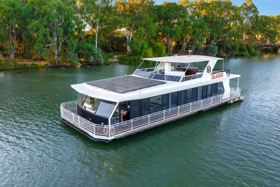 ISLANDER - 5 BEDROOM COMMERCIAL HOUSEBOAT