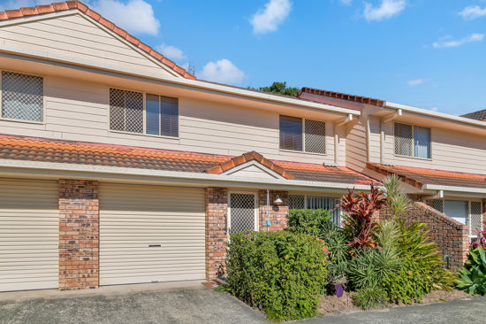 STYLISH, SPACIOUS & MOVE-IN READY TOWNHOUSE IN LIFESTYLE COMPLEX
