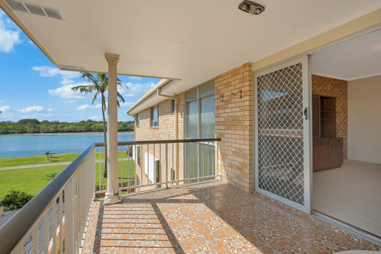 WATERFRONT POSITION | RENOVATE & REIMAGINE