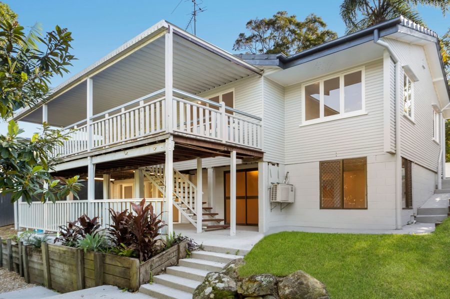 FRESHLY RENOVATED HOME, COVETED ELEVATED POSITION, PARKSIDE LOCALE