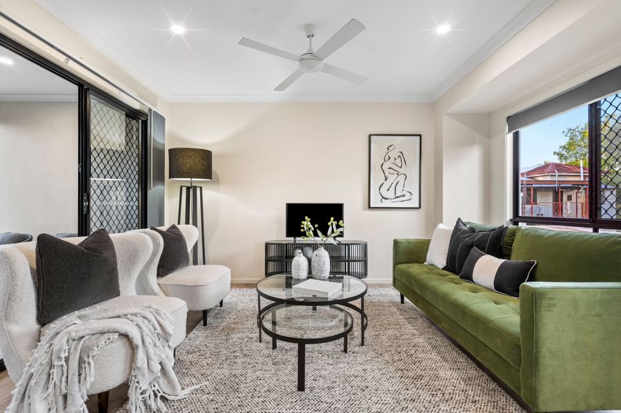 TRI LEVEL TOWNHOUSE IN THE HEART OF COORPAROO