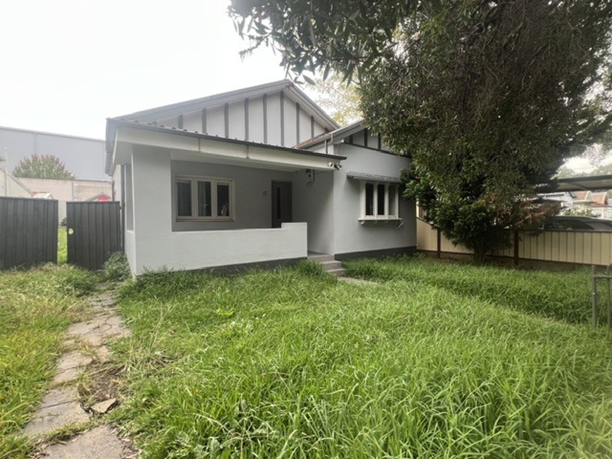 GREAT LOCATION HOME