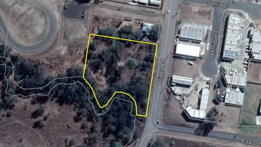 GREAT VALUE  LAND 8900 SQ MTRS  IN PRIME LIGHT INDUSTRIAL LOCATION OF IPSWICH