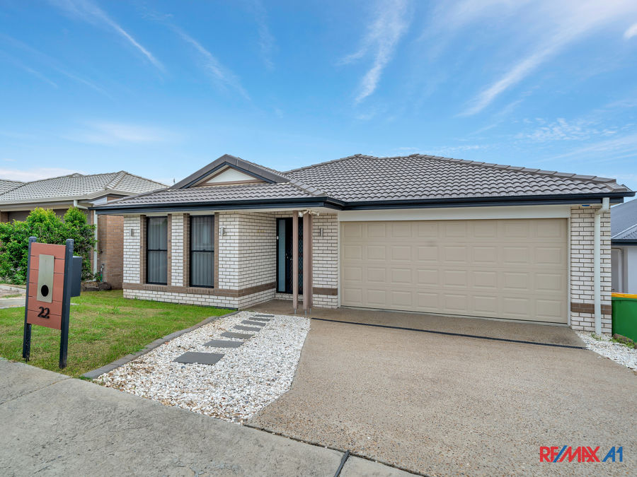IMMACULATE 4 YR YOUNG FAMILY HOME AT HIGHLY SOUGHT AFTER FERNBROOKE RIDGE ESTATE
