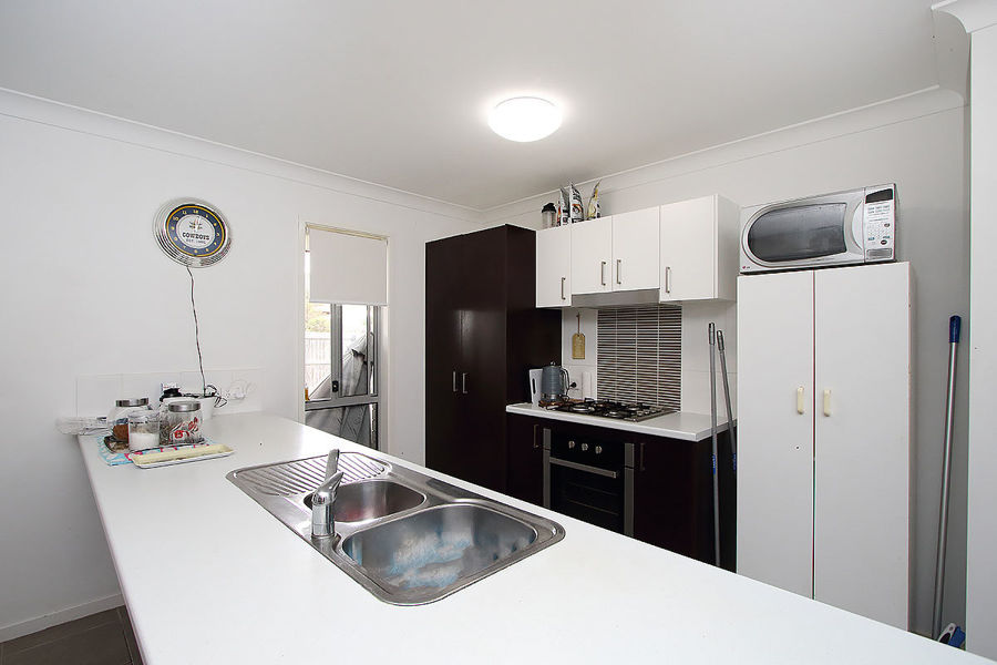 COUNTRY LIVING AND CLOSE TO EVERYTHING...GREAT INVESTMENT .... .NEST OR INVEST