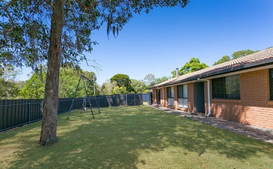 5 BEDROOM NEWLY RENOVATED HOME  ON 754M2 IN SOUGHT AFTER REDBANK PLAINS