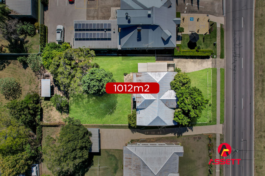 PRIME LOCATION: COMMERCIAL ZONE OPPORTUNITY!