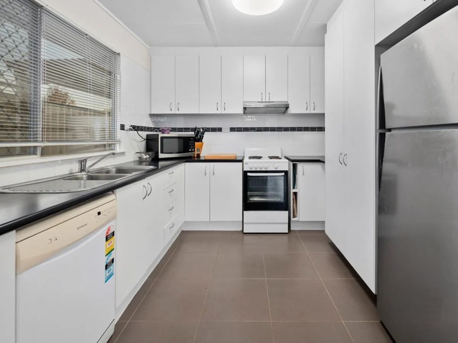 3 BEDROOM AIRCONDITIONED HOME WITH SOLAR IN SOUGHT AFTER RIPLEY TOWNSHIP