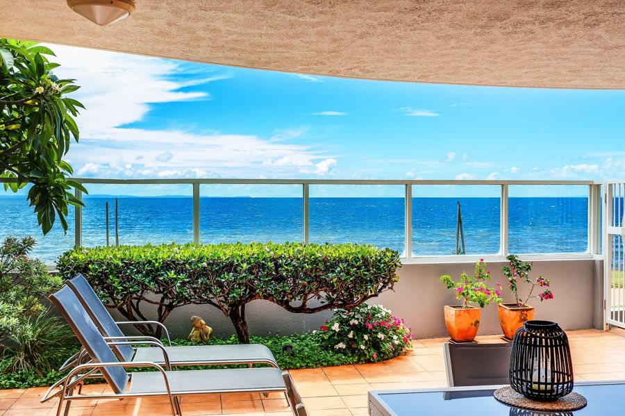 UNRIVALLED THREE BEDROOM BEACHFRONT OPPORTUNITY - EXCLUSIVE QUEENS BEACH ACCESS - DRESS CIRCLE LOCALE!!